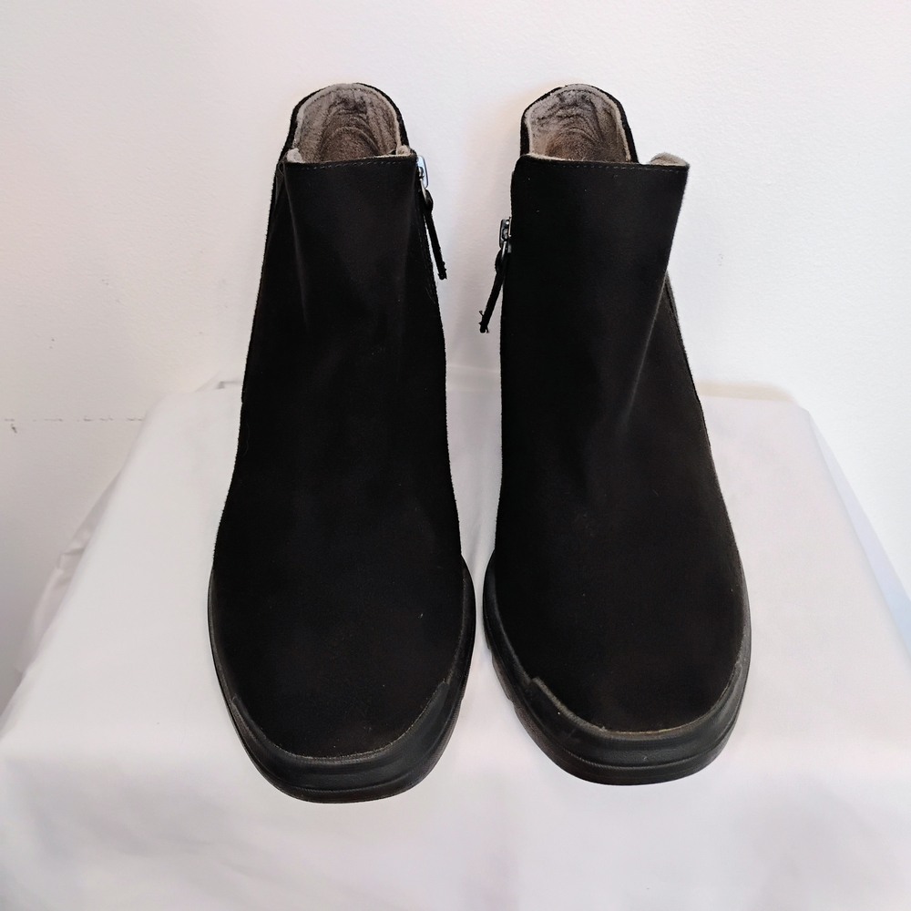 Woman's DR. SCHOLLS Riley Size  Black Suede Ankle Booties Side Zip 3" Wedge Heel